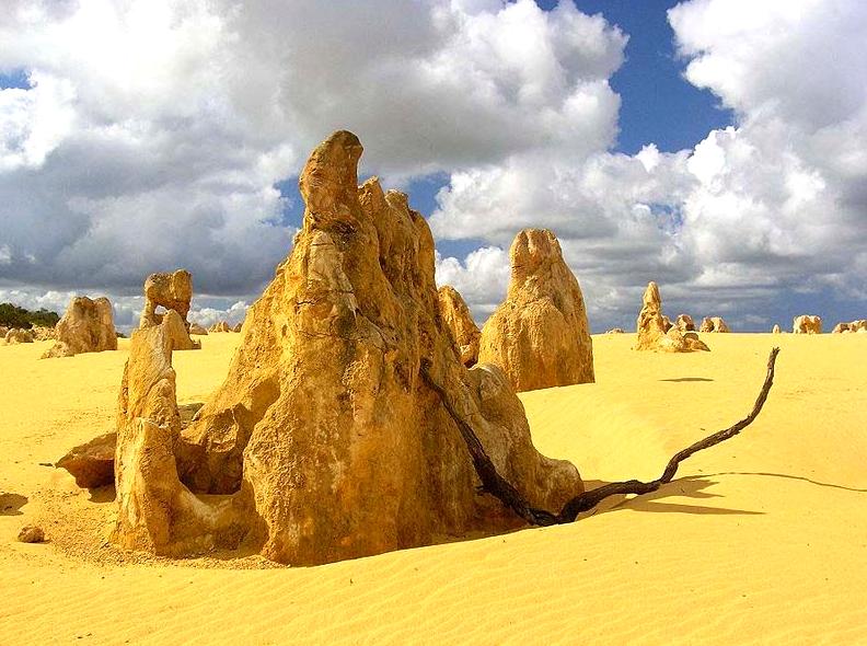 westinemenus | Hiking Through Nambung National Park: Nature and Views